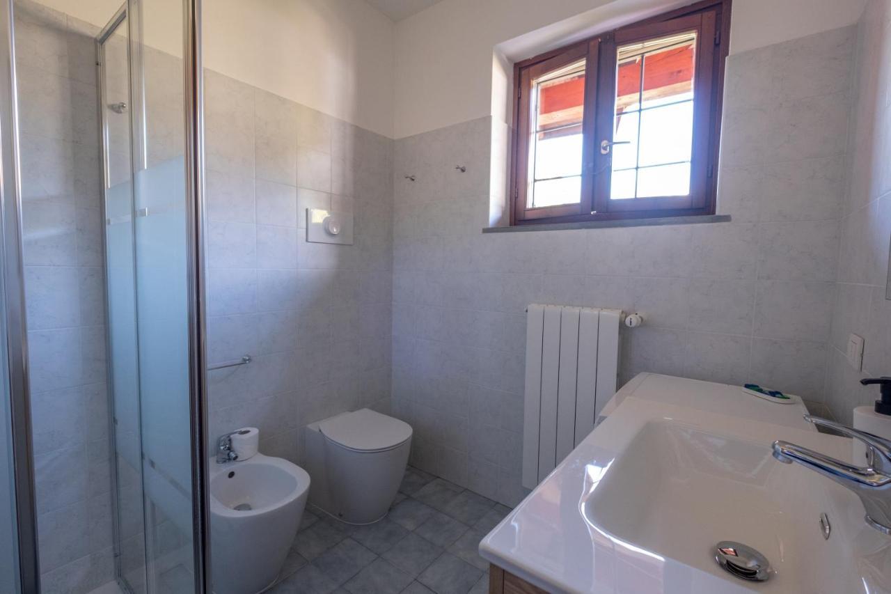 Happy Guest Apartments - Lake View And Pool Riva di Solto Kültér fotó